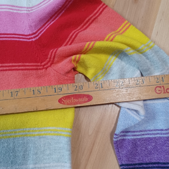 GAP Women’s Crazy Stripe Crewneck Sweater Size M Multicolor Rainbow Knit Soft - Picture 3 of 8
